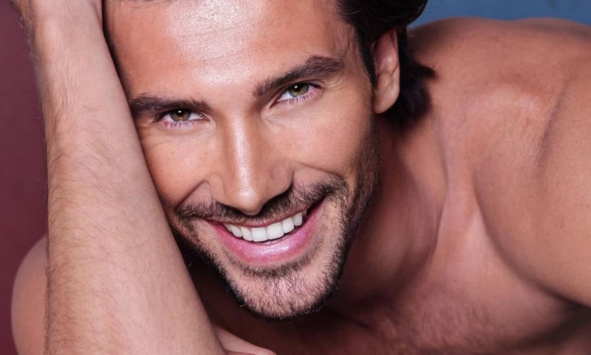 Artur Dainese Si Mostra Nudo A Supervivientes