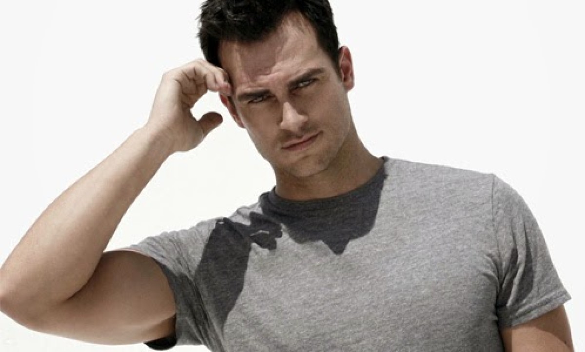 Su Internet spunta un presunto sex tape di Cheyenne Jackson